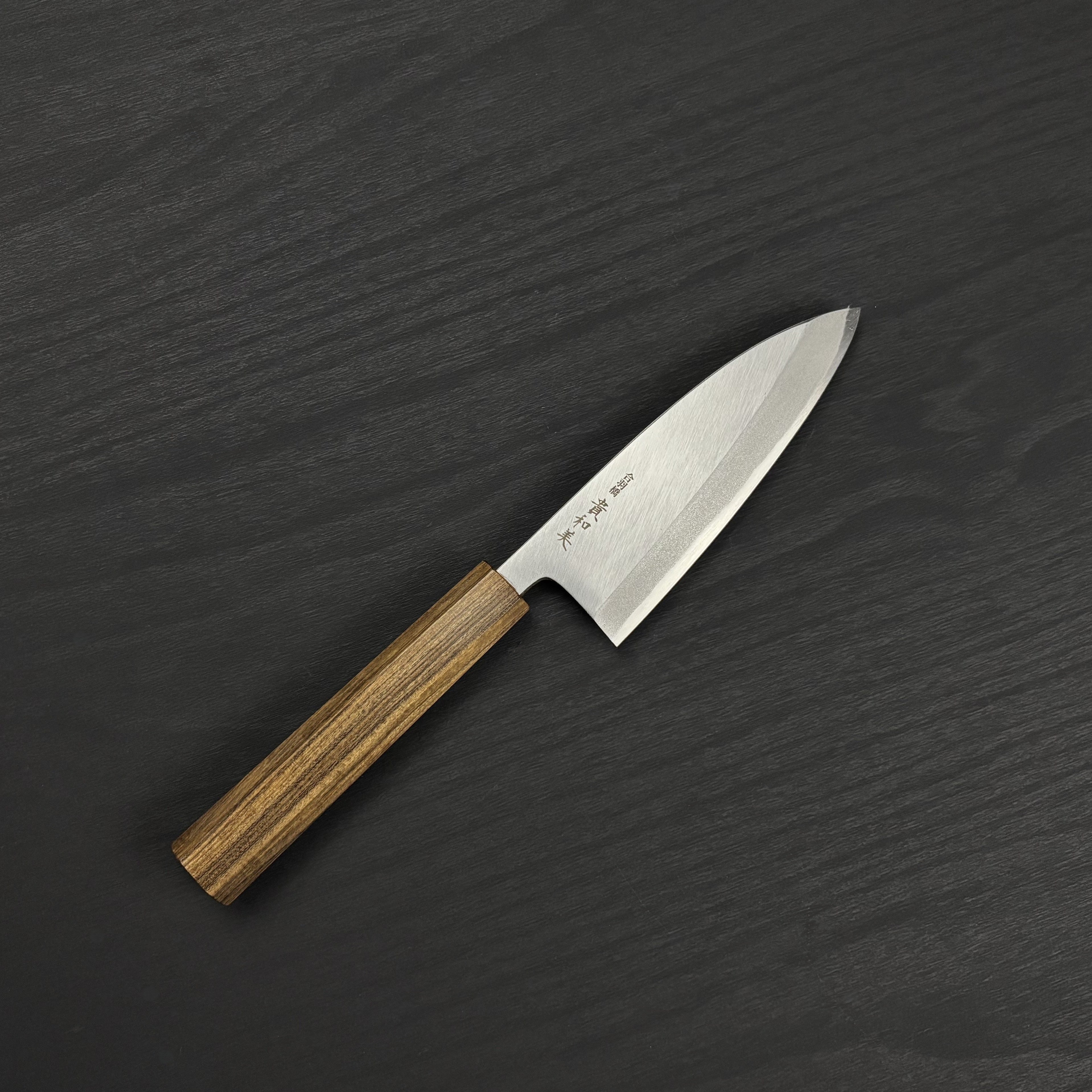 SK鋼ボカシ仕上 出刃135mm 灰檀一体型